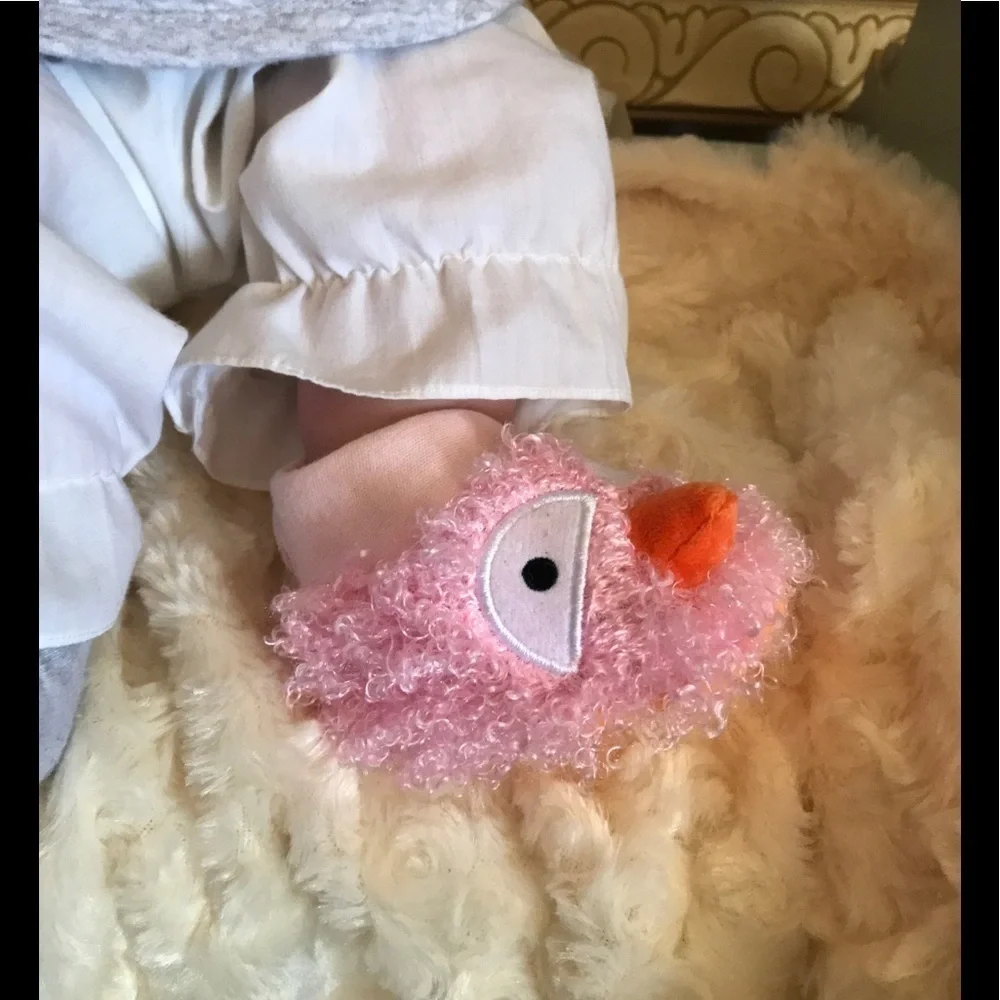 Curly Pink Rich Frog Baby Booties